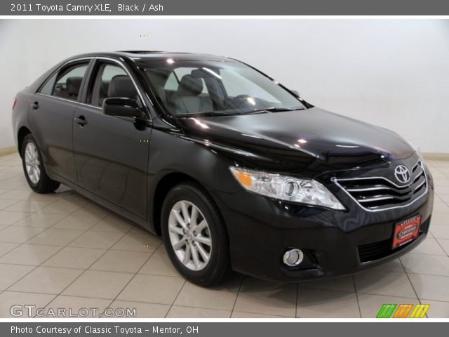 2011 Toyota Camry XLE in Black