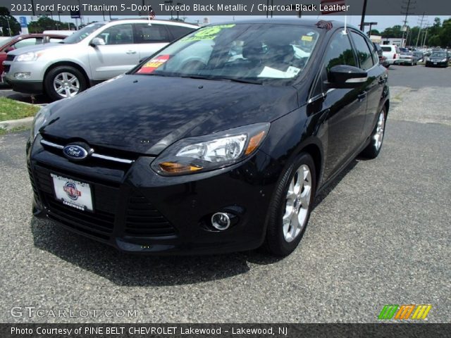 2012 Ford Focus Titanium 5-Door in Tuxedo Black Metallic