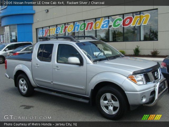2006 Nissan Frontier LE Crew Cab 4x4 in Radiant Silver