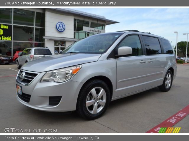 2009 Volkswagen Routan SE in Mercury Sliver Metallic