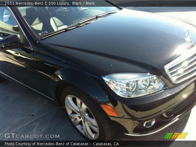 2011 Mercedes-Benz C 300 Luxury in Black
