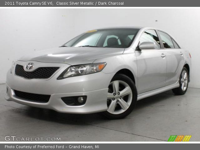 2011 Toyota Camry SE V6 in Classic Silver Metallic