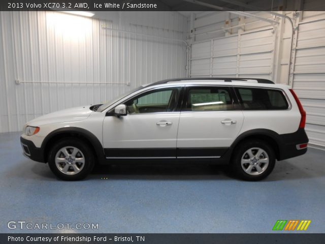 2013 Volvo XC70 3.2 AWD in Ice White