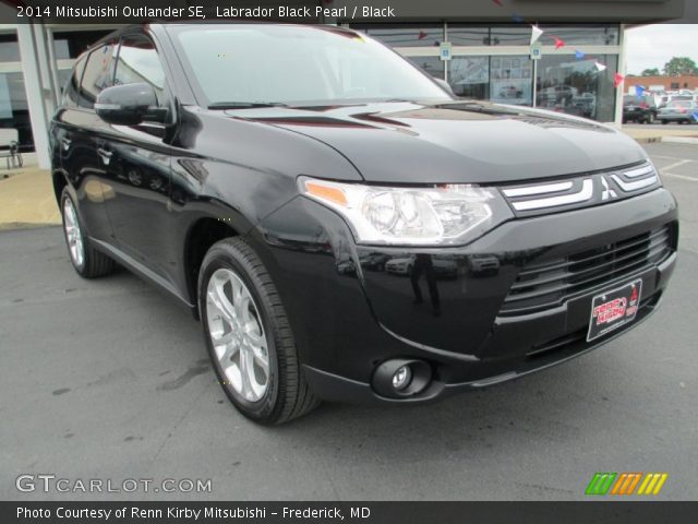 2014 Mitsubishi Outlander SE in Labrador Black Pearl