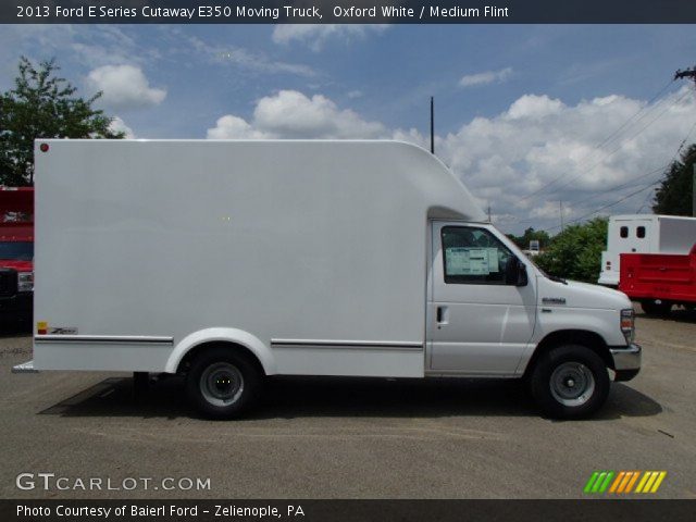 2013 Ford E Series Cutaway E350 Moving Truck in Oxford White