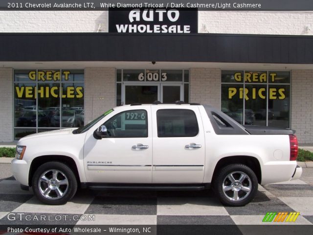 2011 Chevrolet Avalanche LTZ in White Diamond Tricoat