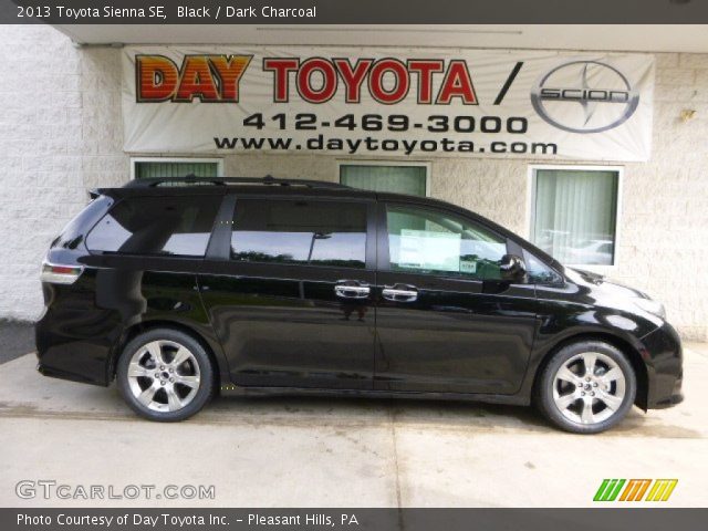 2013 Toyota Sienna SE in Black