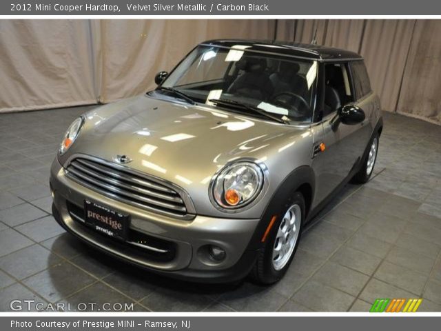 2012 Mini Cooper Hardtop in Velvet Silver Metallic