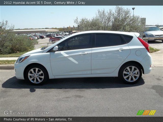 2012 Hyundai Accent SE 5 Door in Century White