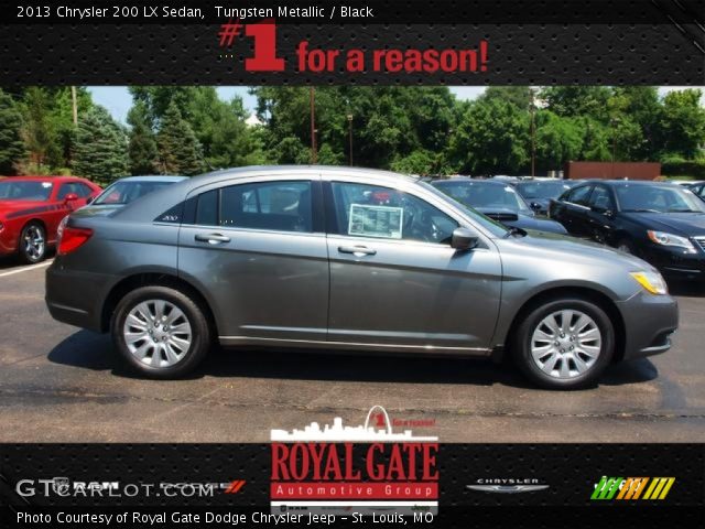 2013 Chrysler 200 LX Sedan in Tungsten Metallic