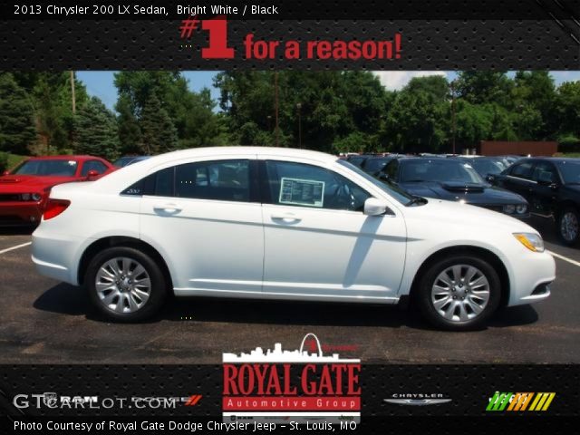 2013 Chrysler 200 LX Sedan in Bright White