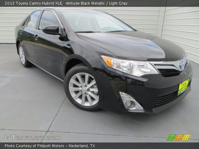 2013 Toyota Camry Hybrid XLE in Attitude Black Metallic