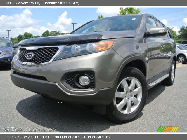 2011 Kia Sorento LX in Titanium Silver