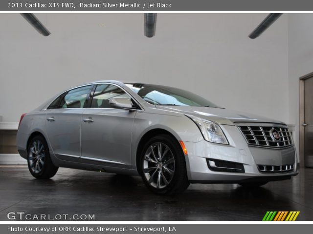 2013 Cadillac XTS FWD in Radiant Silver Metallic