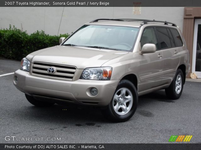 2007 Toyota Highlander  in Sonora Gold Pearl