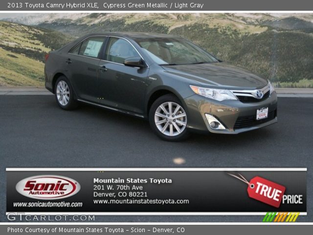 2013 Toyota Camry Hybrid XLE in Cypress Green Metallic