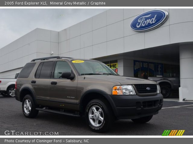 2005 Ford Explorer XLS in Mineral Grey Metallic