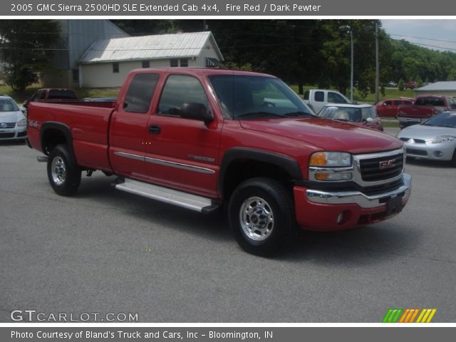 2005 GMC Sierra 2500HD SLE Extended Cab 4x4 in Fire Red