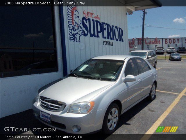 2006 Kia Spectra EX Sedan in Clear Silver