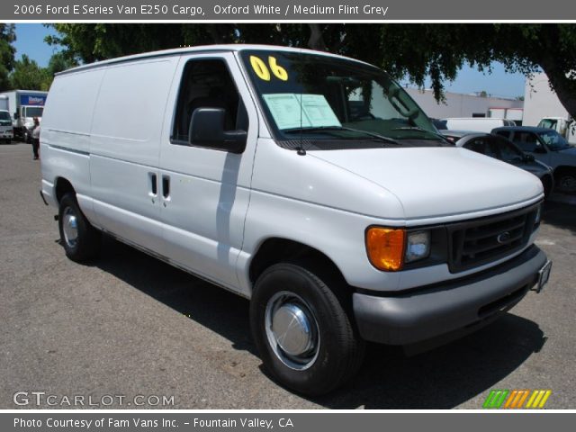 2006 Ford E Series Van E250 Cargo in Oxford White