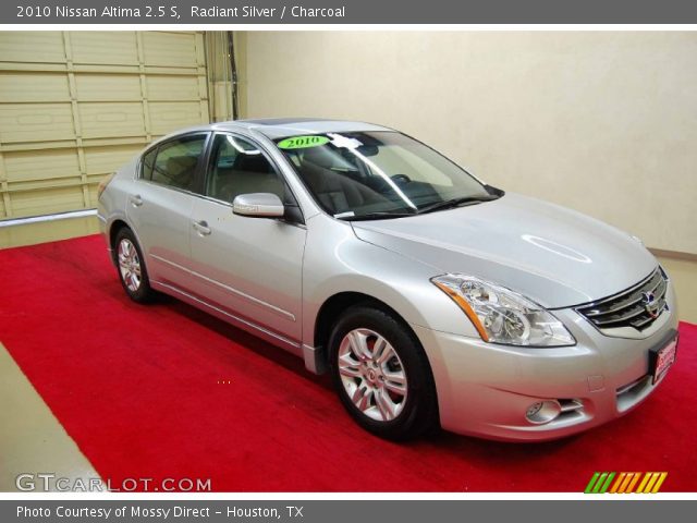 2010 Nissan Altima 2.5 S in Radiant Silver