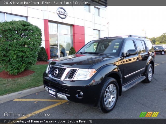 2010 Nissan Pathfinder LE 4x4 in Super Black