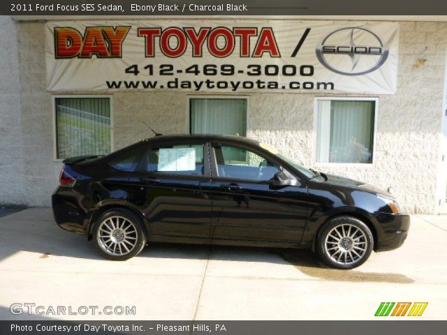 2011 Ford Focus SES Sedan in Ebony Black