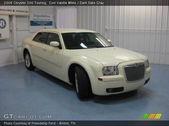 2008 Chrysler 300 Touring in Cool Vanilla White