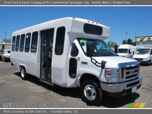 2010 Ford E Series Cutaway E450 Commercial Passenger Van in Oxford White