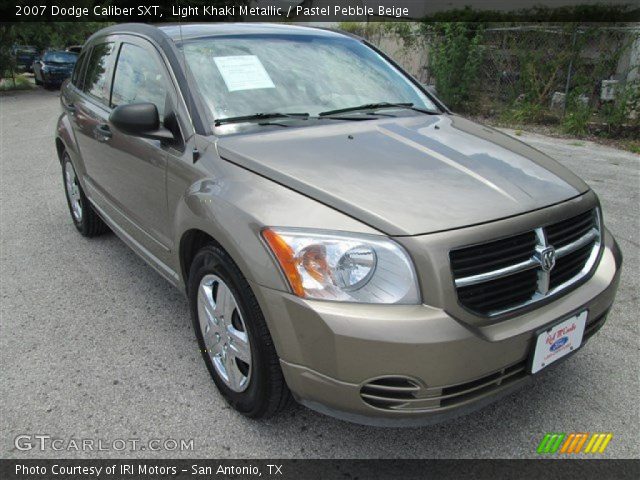 2007 Dodge Caliber SXT in Light Khaki Metallic