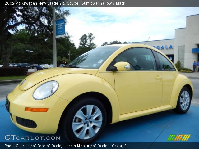 2009 Volkswagen New Beetle 2.5 Coupe in Sunflower Yellow