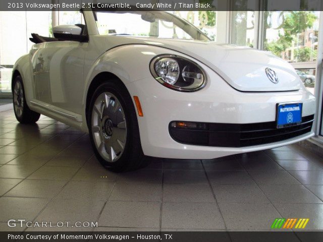 2013 Volkswagen Beetle 2.5L Convertible in Candy White