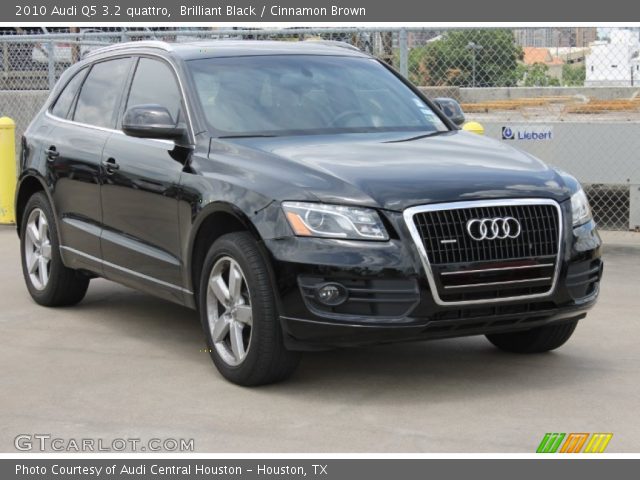 2010 Audi Q5 3.2 quattro in Brilliant Black