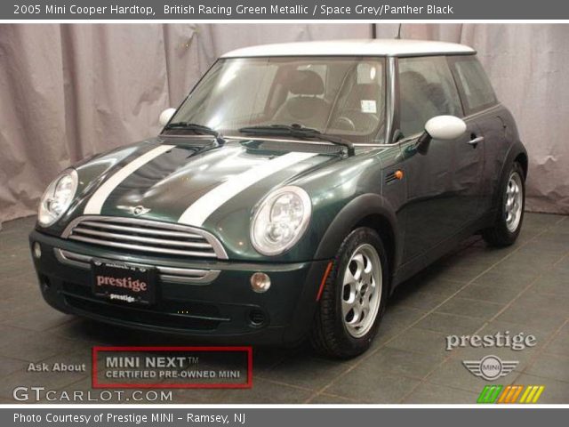 2005 Mini Cooper Hardtop in British Racing Green Metallic