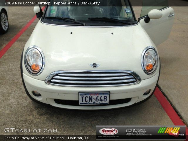 2009 Mini Cooper Hardtop in Pepper White