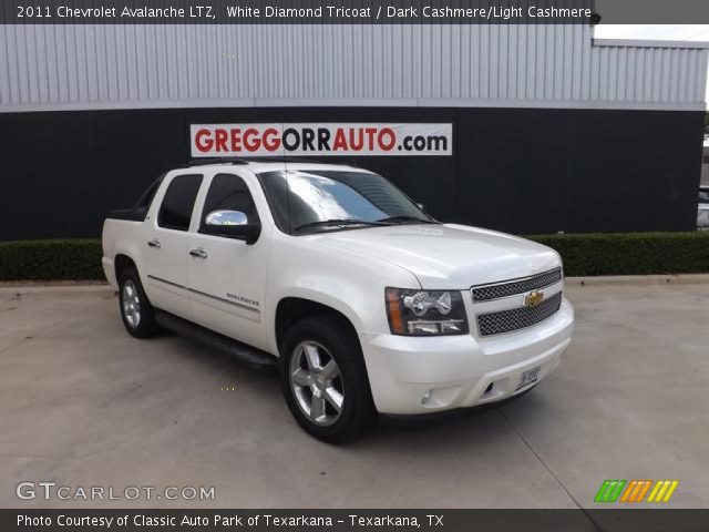 2011 Chevrolet Avalanche LTZ in White Diamond Tricoat