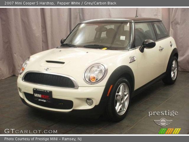 2007 Mini Cooper S Hardtop in Pepper White