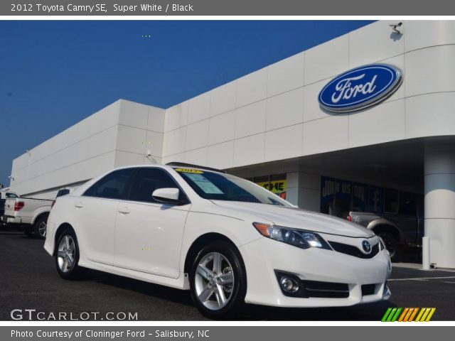 2012 Toyota Camry SE in Super White