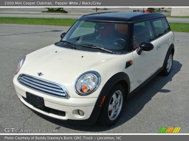 2009 Mini Cooper Clubman in Pepper White