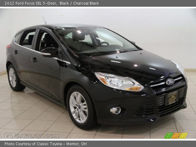 2012 Ford Focus SEL 5-Door in Black