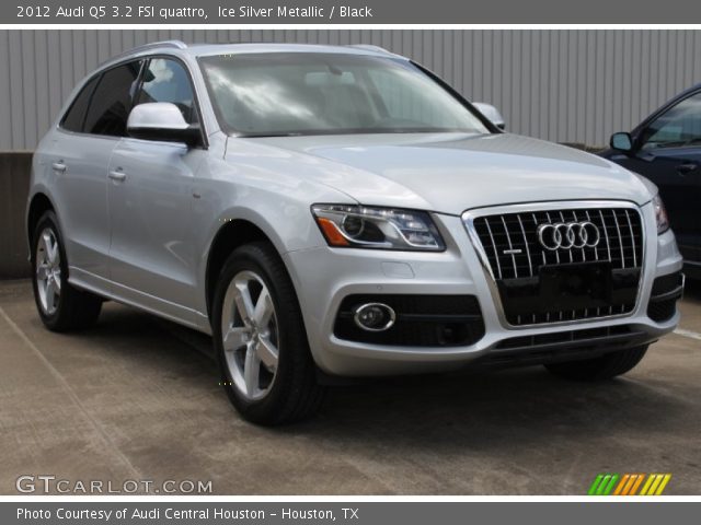 2012 Audi Q5 3.2 FSI quattro in Ice Silver Metallic