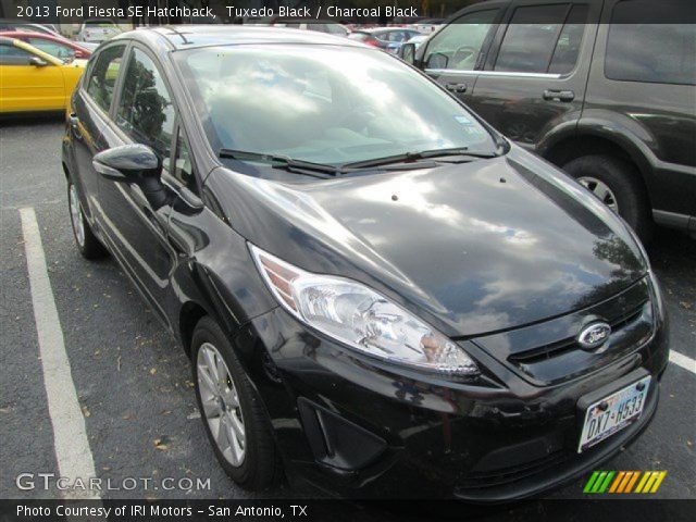 2013 Ford Fiesta SE Hatchback in Tuxedo Black
