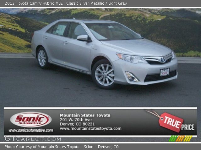 2013 Toyota Camry Hybrid XLE in Classic Silver Metallic