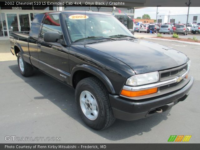 2002 Chevrolet S10 LS Extended Cab 4x4 in Onyx Black