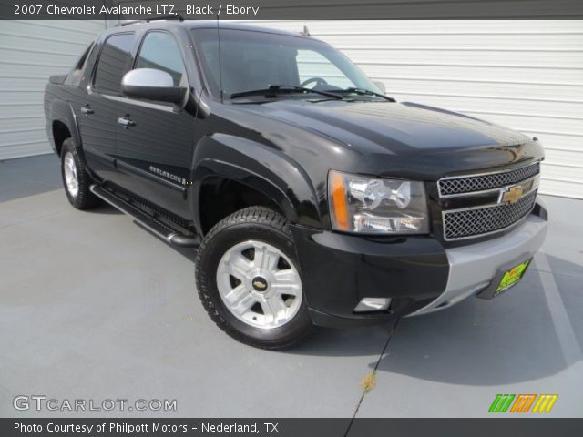 2007 Chevrolet Avalanche LTZ in Black