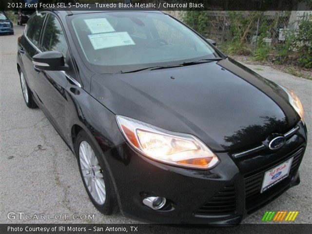 2012 Ford Focus SEL 5-Door in Tuxedo Black Metallic