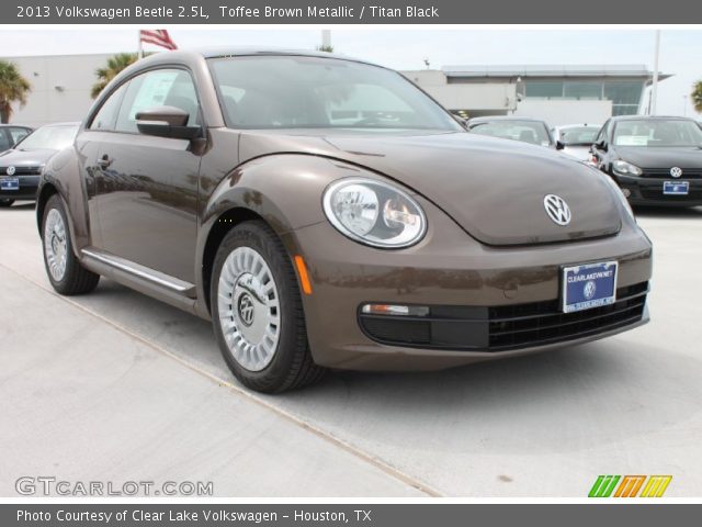 2013 Volkswagen Beetle 2.5L in Toffee Brown Metallic