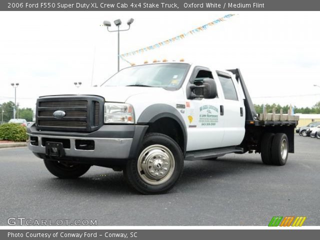 2006 Ford F550 Super Duty XL Crew Cab 4x4 Stake Truck in Oxford White