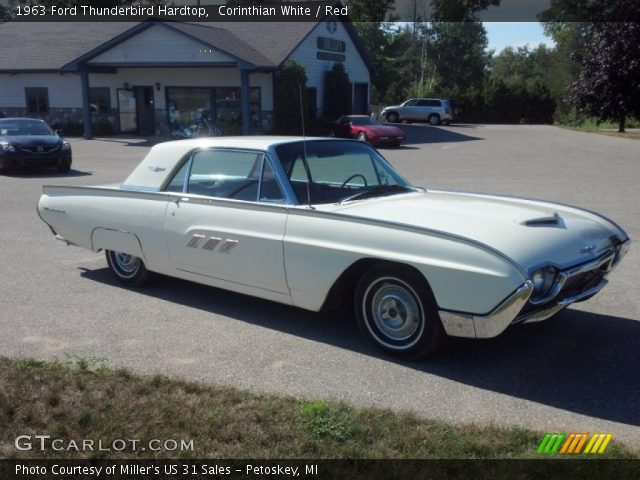 1963 Ford Thunderbird Hardtop in Corinthian White