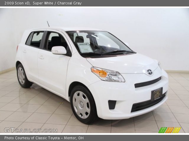 2009 Scion xD  in Super White